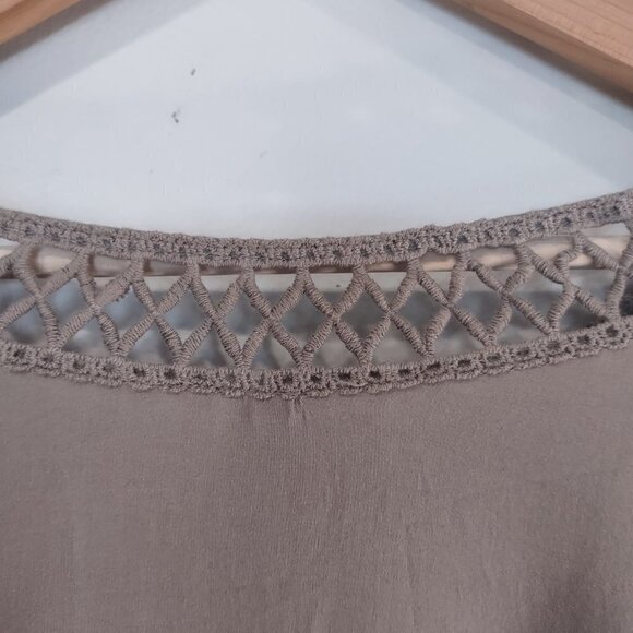 NWT Monoreno Mushroom Brown Crochet Fringe Poncho Top Size L - Picture 8 of 8